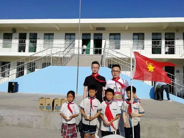 为爱上色艺术携手潘悦&高佳乐-凉山州西昌市佑君镇金马小学