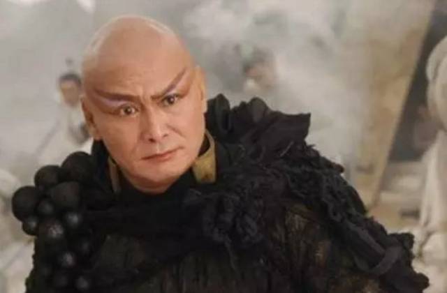 他曾经红极一时,现如今却落魄到生活不能自理..