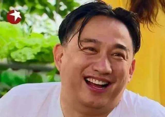 曾经年轻时帅过吴彦祖，现在一胖毁所有的男明星，岁月真的不饶人