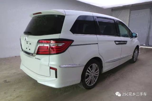 前后驻车雷达 倒车视频影像 自动驻车 全景天窗 双侧电动侧滑门 多