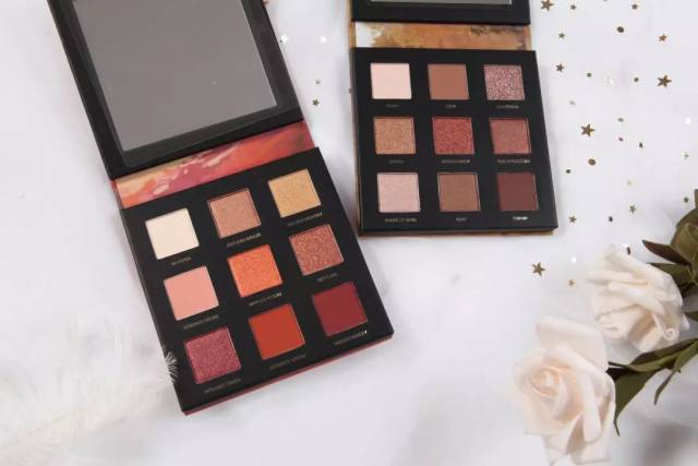 几十块就能get南瓜妆,枫叶妆和樱花妆的9色眼影盘