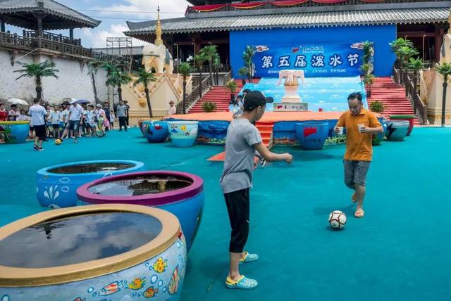 还记得章鱼保罗吗?泼水节现场"灵鱼"神预测世界杯冠军