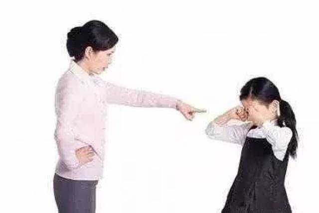 学生b的家长:好的,我马上给您送来,商场有人来吗,我想当着孩子的面把