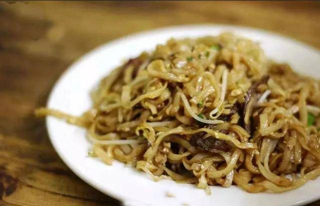 炒粉,料足粉香还不油,阿vo给的虾也不是搞假的,又大又甜,坐在满是海南