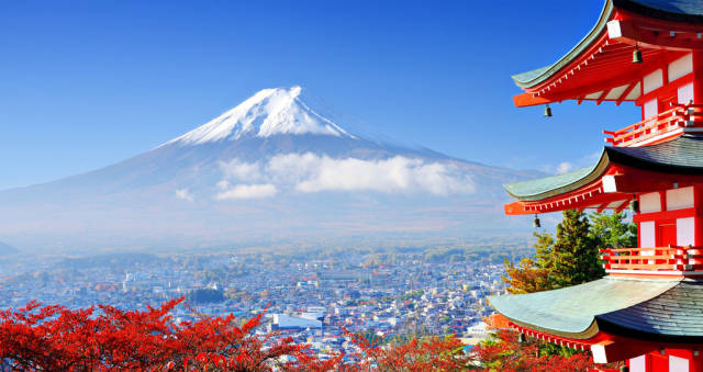 富士山不仅是日本最美的景点,也是日本国内最高峰(海拔3776米),日本