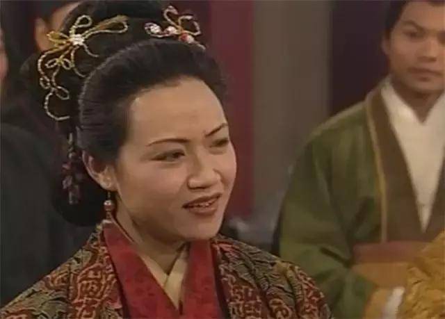 11,黄飞虎夫人:陈安莹 和殷十娘一样,是一个好母亲,尽力帮助自己的