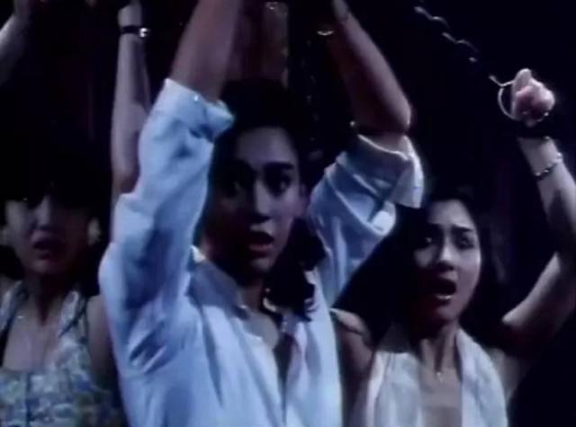 这些港台恐怖片,除了吓人还有一丢丢的羞色!第