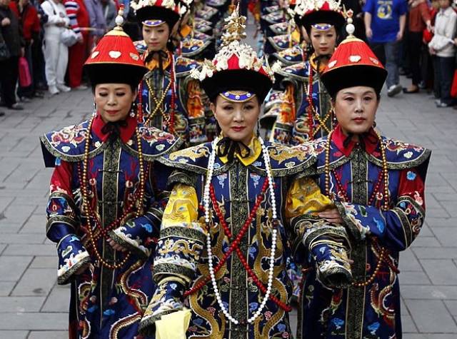 服饰服,女飞鱼,中国科技著名黄蜂,你知?大网络龙袍历史图片