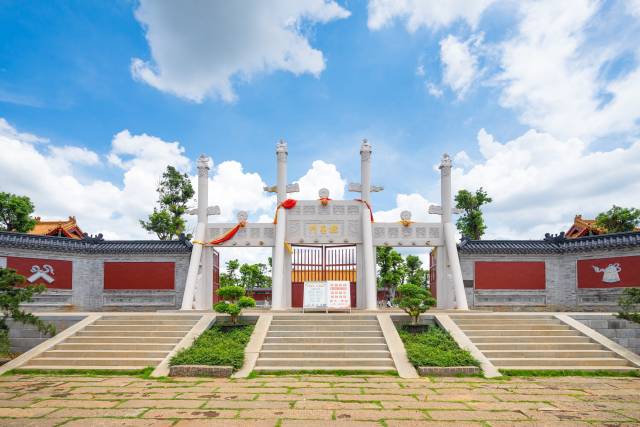 其实遂溪孔庙始建于南宋,历史悠久,经历两次迁移,由于各种原因,已于