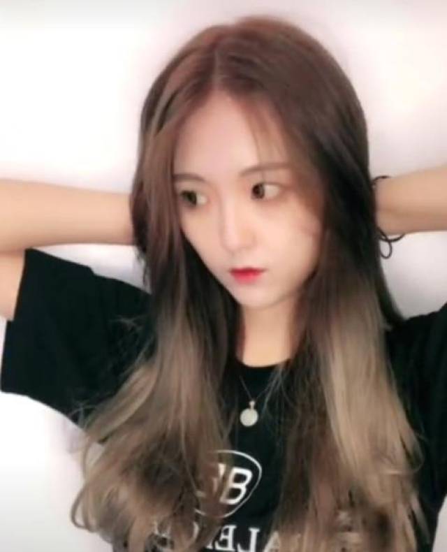 抖音上的7大美女,西瓜妹上榜,莉哥最美
