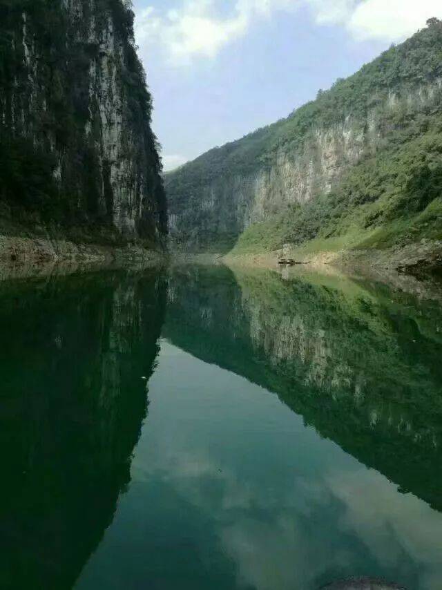 溇水风光人潮溪段 夹河湾