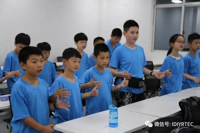 抓手指游戏_抓手指游戏规则_抓逃手指游戏_阿水的故事_视安网