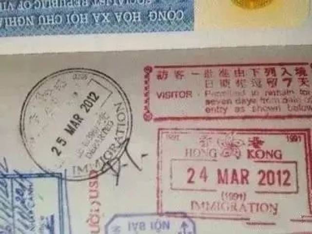 看看护照上有没有这个标志,有可能导致出国拒