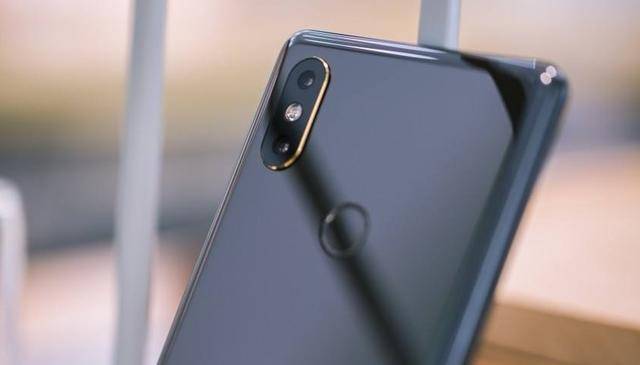 升降摄像头已成主流?小米MIX3外观曝光,福利