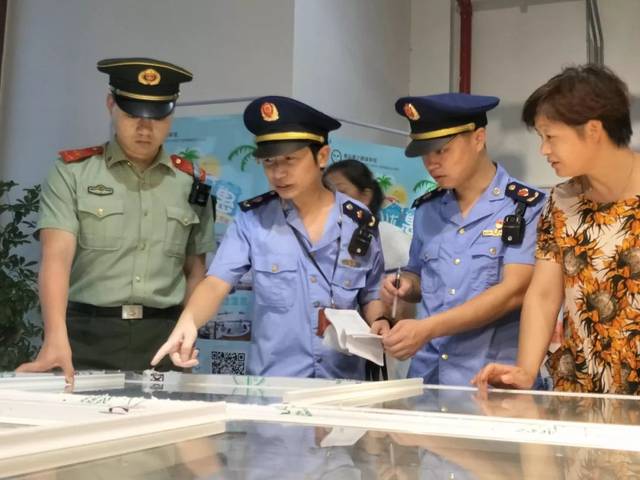 凌晨突击 持续高压,县网页游戏私服推荐市场监管局紧抓“一打三整治”不放松