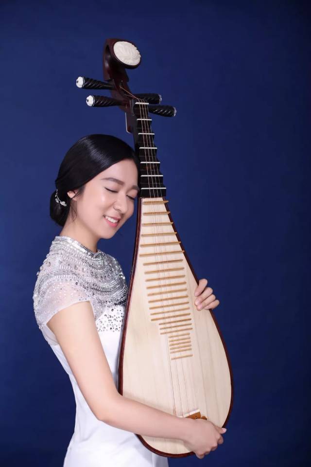 刘宇 青年二胡演奏家,中国首批二胡表演艺术研究方向博士研究生,师从