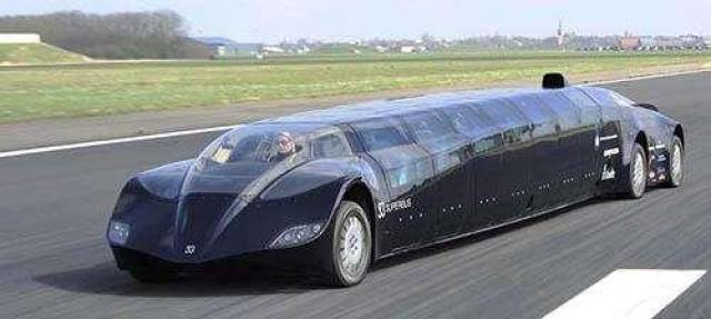 迪拜花费7000万打造的土豪公交车,却遭中国网友看不上