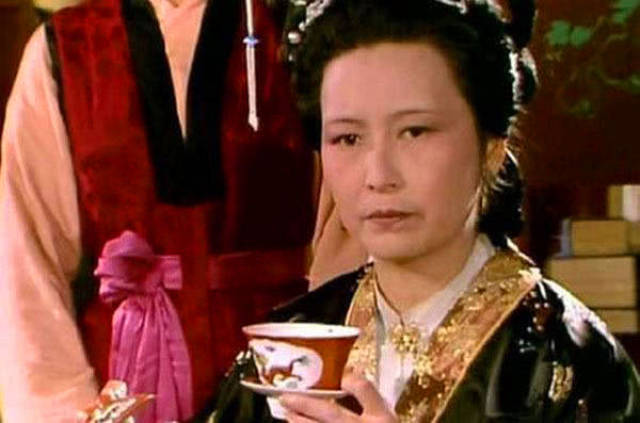 红楼梦里王夫人给玉钏涨“工资”，实际隐含着她不为人知的秘密