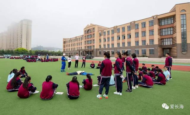 暑期安全教育不放松——长海一中300师生学习应急救护