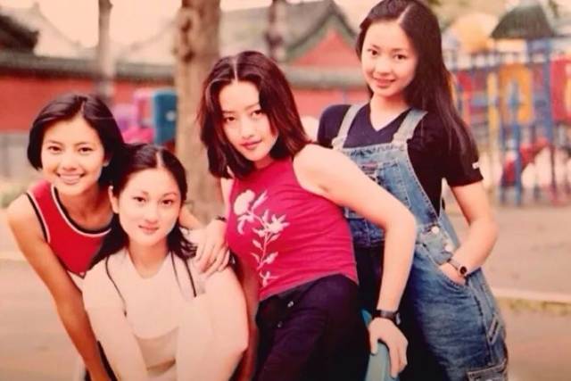 都夸高圆圆的新发型好看,可你知道她踩过多少