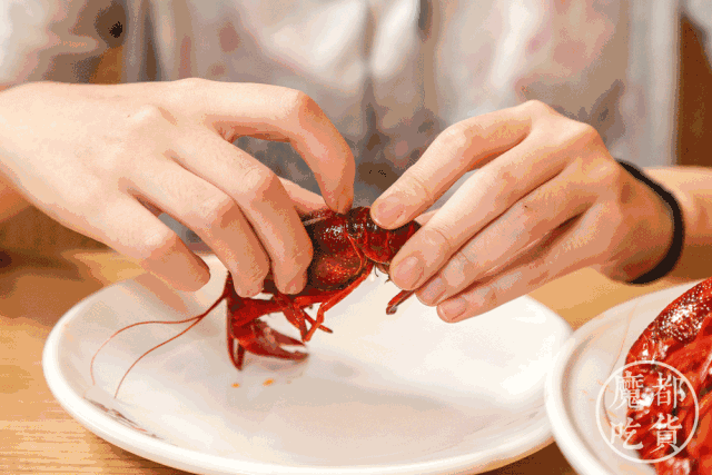 夏日小龙虾美味指南:给你刚刚好的辣度和满满的幸福感!