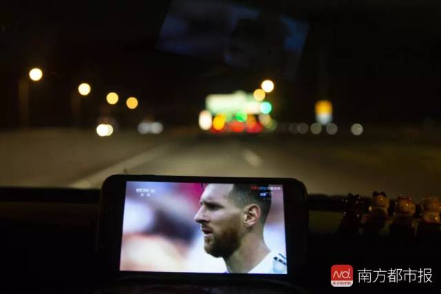 美女凌晨3点惊恐报警:房里有针孔摄像头!斯文房东说…