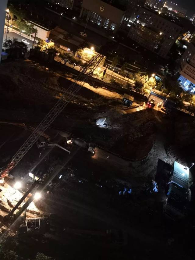 南宁某工地被投诉夜间噪音扰民,被勒令整改后,该工地仍明目张胆继续