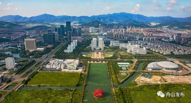 近几年来,舟山市加快新城建设和旧城更新步伐,城市建成区面积达到72