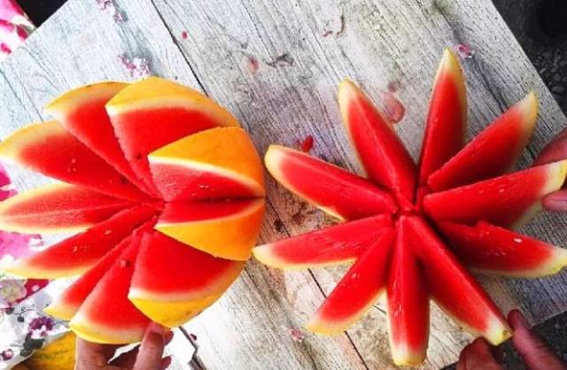 吃过红瓤、黄瓤西瓜,黄皮西瓜呢?丨冰城育成黄金西瓜一粒种子一元钱,已大面积种植即将上市