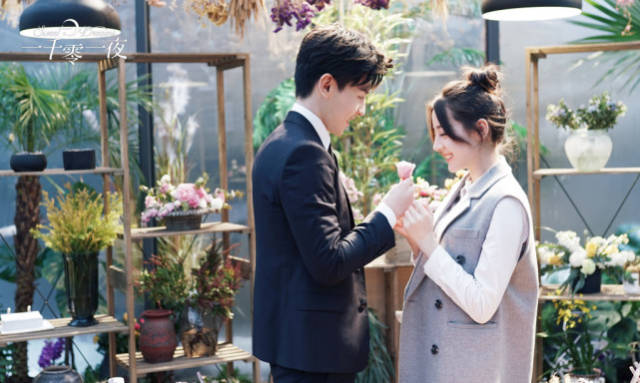 《一千零一夜》凌凌七单人床放两个枕头竟是给它留的?细节满分!