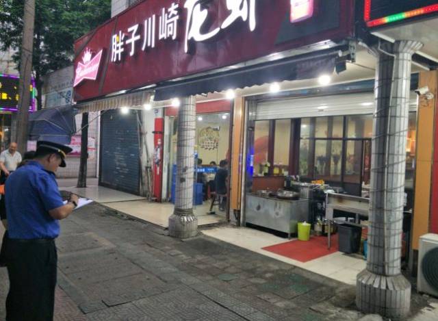 昆山这条美食街的龙虾烧烤店将全部改头换面