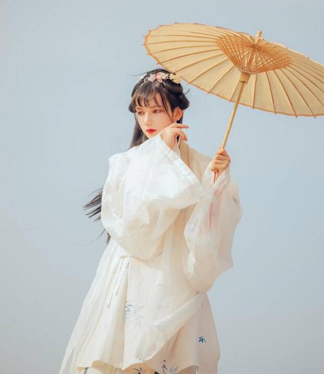 LOL诺夏再次Cos古风美女 看来女装真的只有一次跟无数次之分