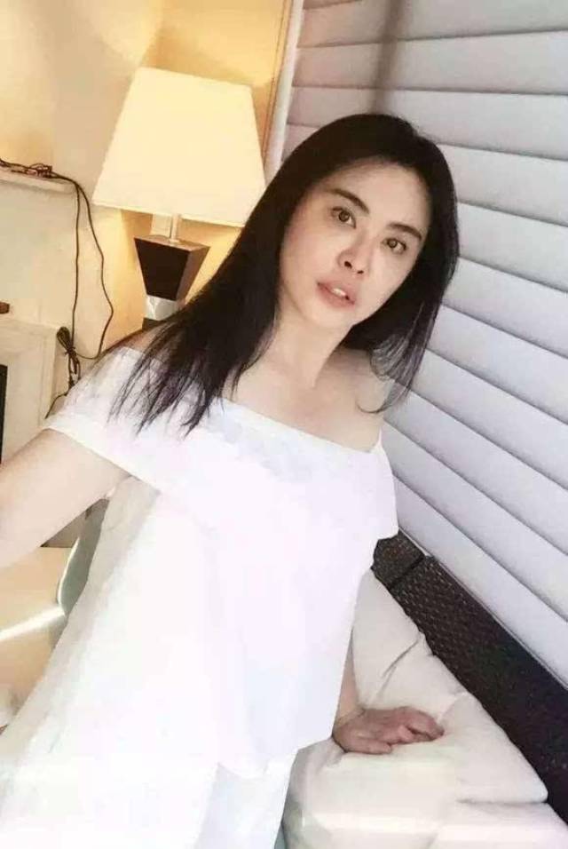 51岁王祖贤近照曝光!容貌气质像十八岁少女,实力回应脸崩传言?