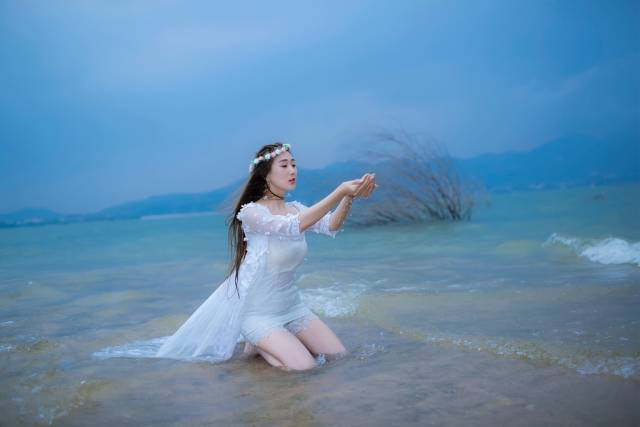 美女摄影:祈求人间风调雨顺