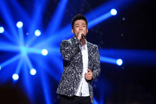 杨帆 他,是2013年杨宗纬上海演唱会的唯一嘉宾 他,是星光大道2016