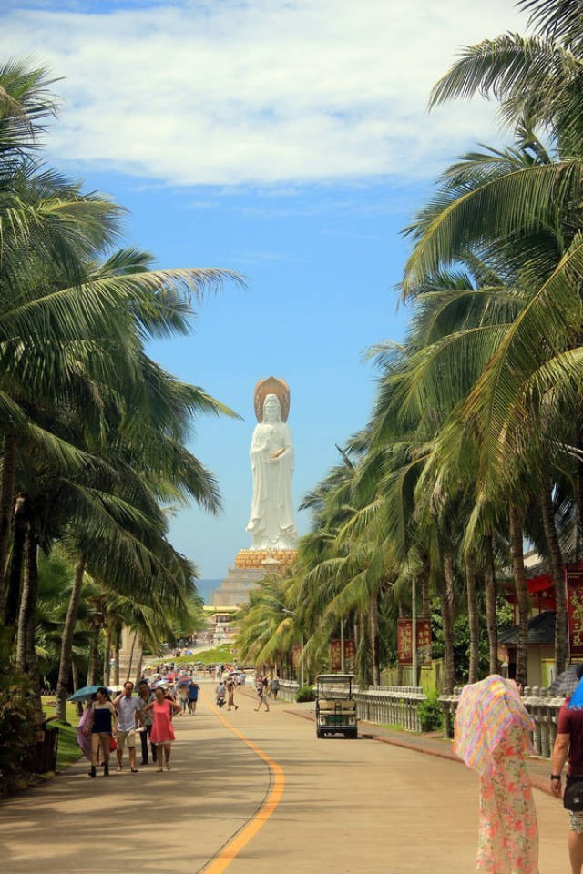 小姐姐和碧海蓝天的约会，三亚自由行攻略