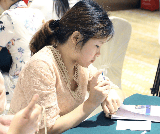 颜无妆66名专业技术老师汇集深圳麓湾公馆参