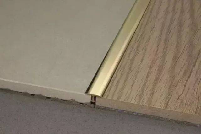 修成正果的木地板×瓷砖,混拼接缝如何处理?