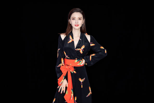 张萌图片写真大图 1b27f15db0204d398ce5ffd298d5b6e7.jpeg