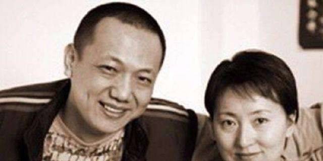 第二任丈夫是郝彤,1991年,陈晓旭与郝彤因拍摄电视剧《黑葡萄》而相识