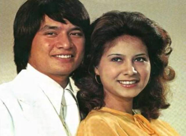 而是她的婚姻,1983年7月7日,甄妮的丈夫,武打演员傅声在返家途中出现