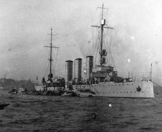 科尔贝格是德系巡洋舰科技树中的三级巡洋舰,相比拥有强水面输出能力