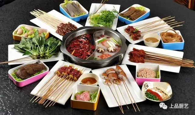 冒菜串串香麻辣烫三个老板互换锅底配方,生意火爆