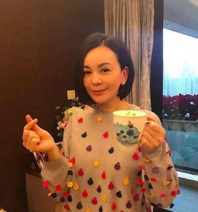 "雪姨"王琳13岁儿子近照曝光!曾经历三段婚姻,今独自抚养儿子