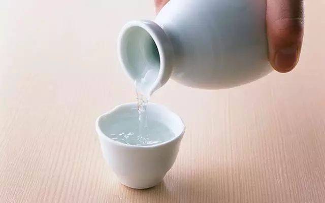 敬酒有序,主次分明