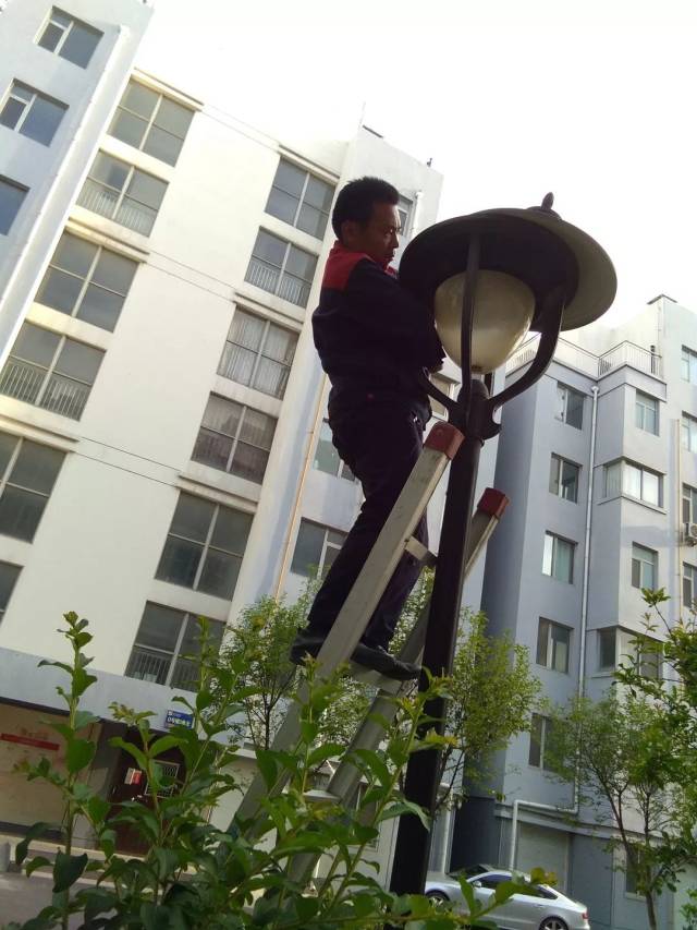 【银禧故事】沂河高都管家赵永山再获锦旗,业主:"老赵真是业主的贴心