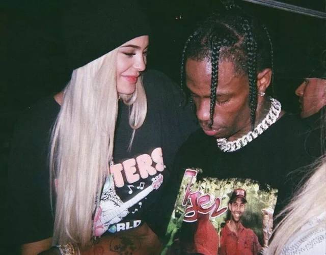 travis scott和kylie,travisscott kylie 的男朋友是非常有名气的说唱歌手travis scott 哦 还是kylie