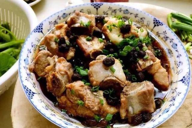 广东名菜"豆豉蒸排骨",厨师长教你正确做法,天天吃都吃不腻