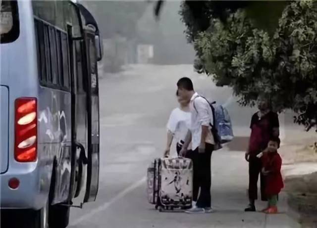 子女是父母的软肋,无论孩子多大,在父母眼里,永远长不大,永远有操