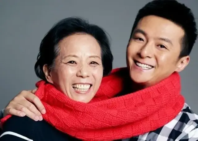 朱雨辰妈妈给儿子熬了10年梨汤，难怪“华子”现在这么胖!